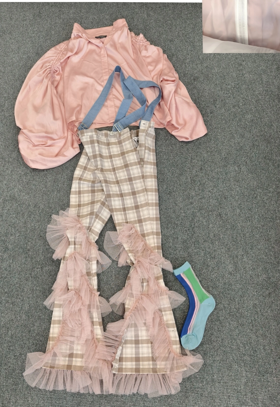 粉色上衣与格纹裤的服装制作记录